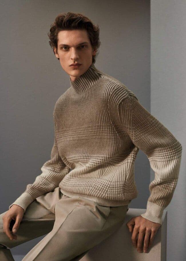 Turtle Neck Cashmere Sweater